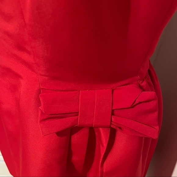 Taylor women’s red sleeveless dress with bow accents. Classy Holiday Size 10 - Picture 3 of 9